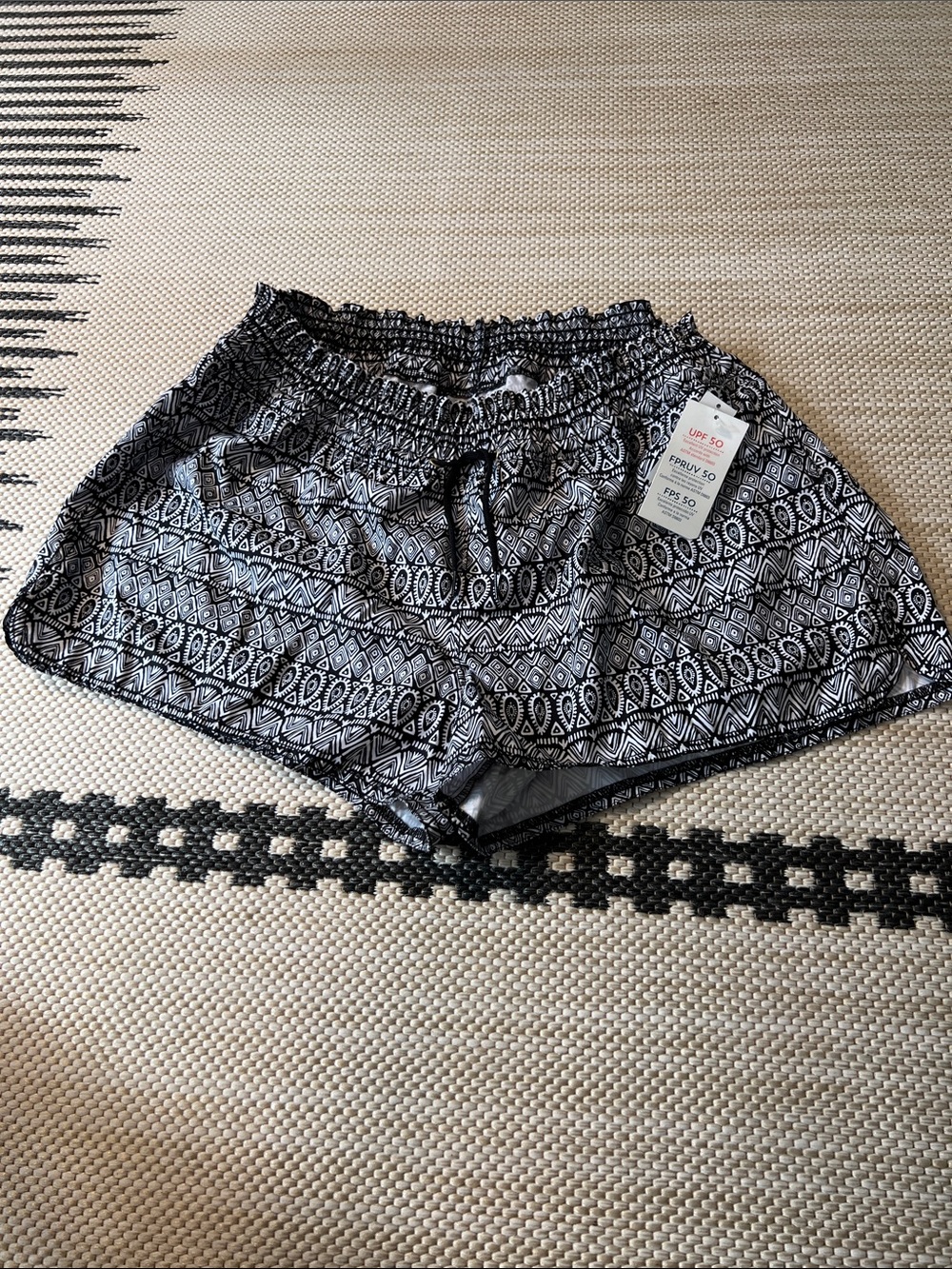 Old Navy Black & White Aztec-Print Swim Shorts NWT unlined